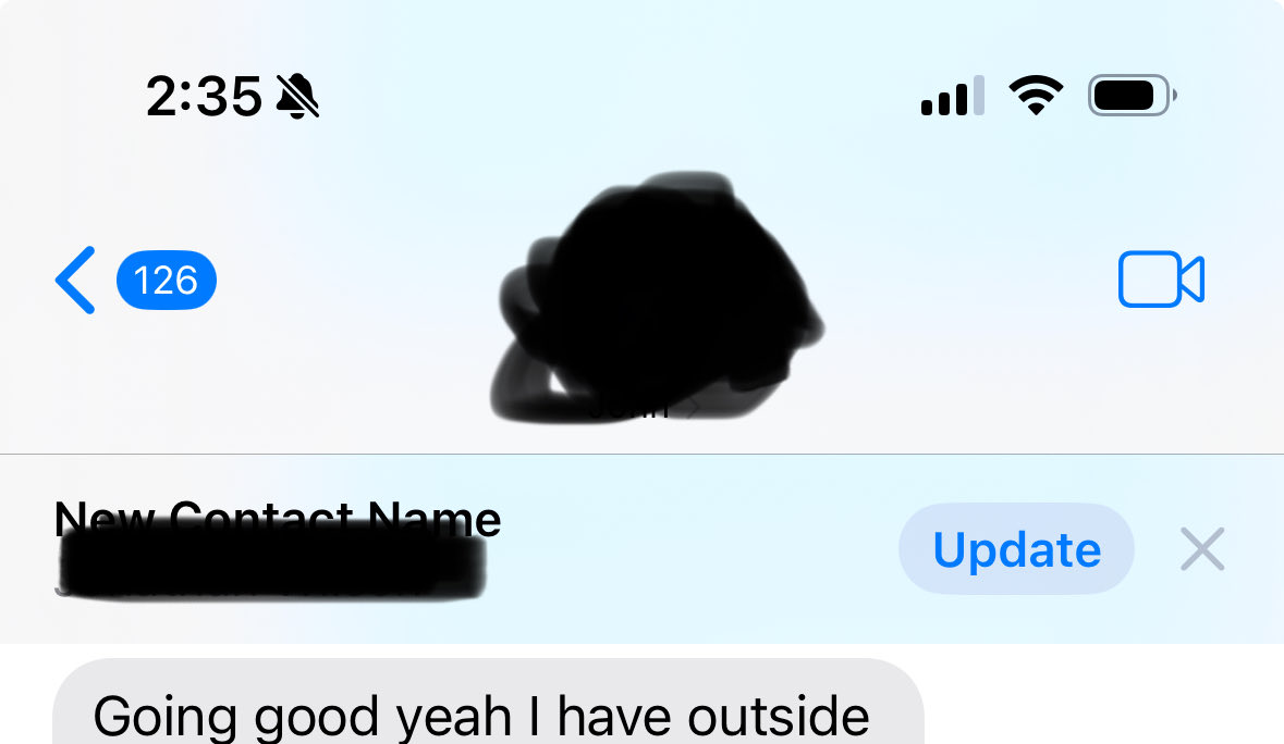 AshleyRae3385's tweet photo. @AndiJo412 @RealCandaceO That’s actually how it looks if you have a blue message behind it. I’ll show you one of mine that I never updated the contact. https://t.co/hY4aXb2XdQ