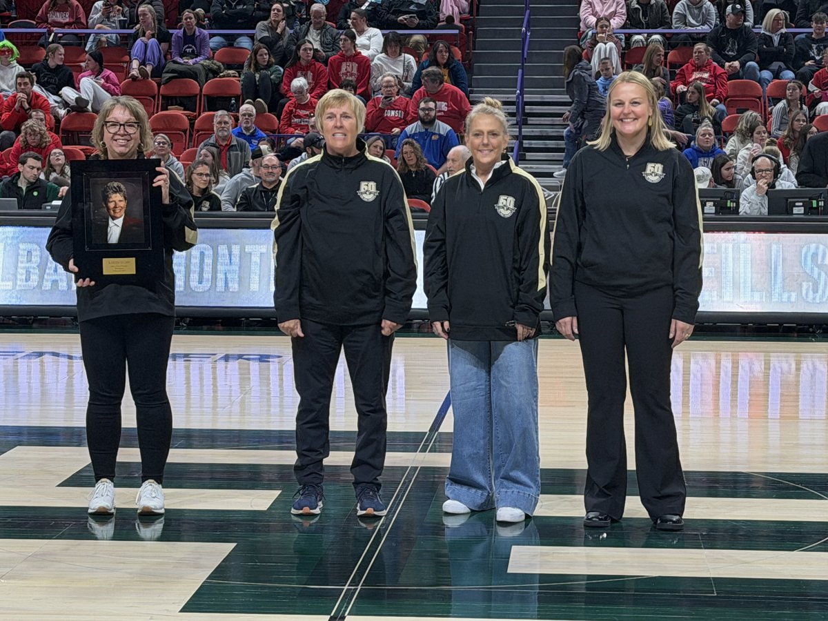 TravisBOUND's tweet photo. At halftime, WIAA recognized the female Tournament Directors who have guided the state tourney.

Karen Kuhn (represented by her former assistant), Deb (Hauser) Dinkel, Kate Peterson-Abiad, and Melissa Gehring. #wisgb https://t.co/3sRfWFK2iY