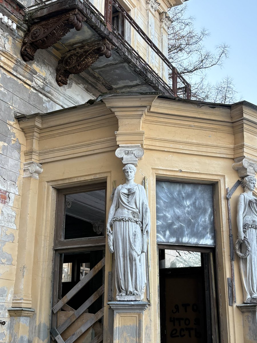 взрослый ребёнок tweet media