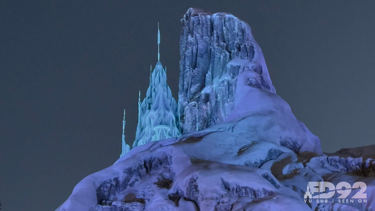 ED92Magic's tweet photo. 🌙✨ A night view to remember!
Adventure Way and World of Frozen are beautifully lit up, showing off the magic of Disney Adventure World after dark 🌟❄️
#DisneyAdventureWorld #WorldOfFrozen #AdventureWay #DisneylandParis https://t.co/QO6rvJLF60