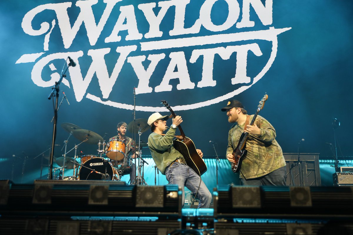 Country To Country Belfast tweet media