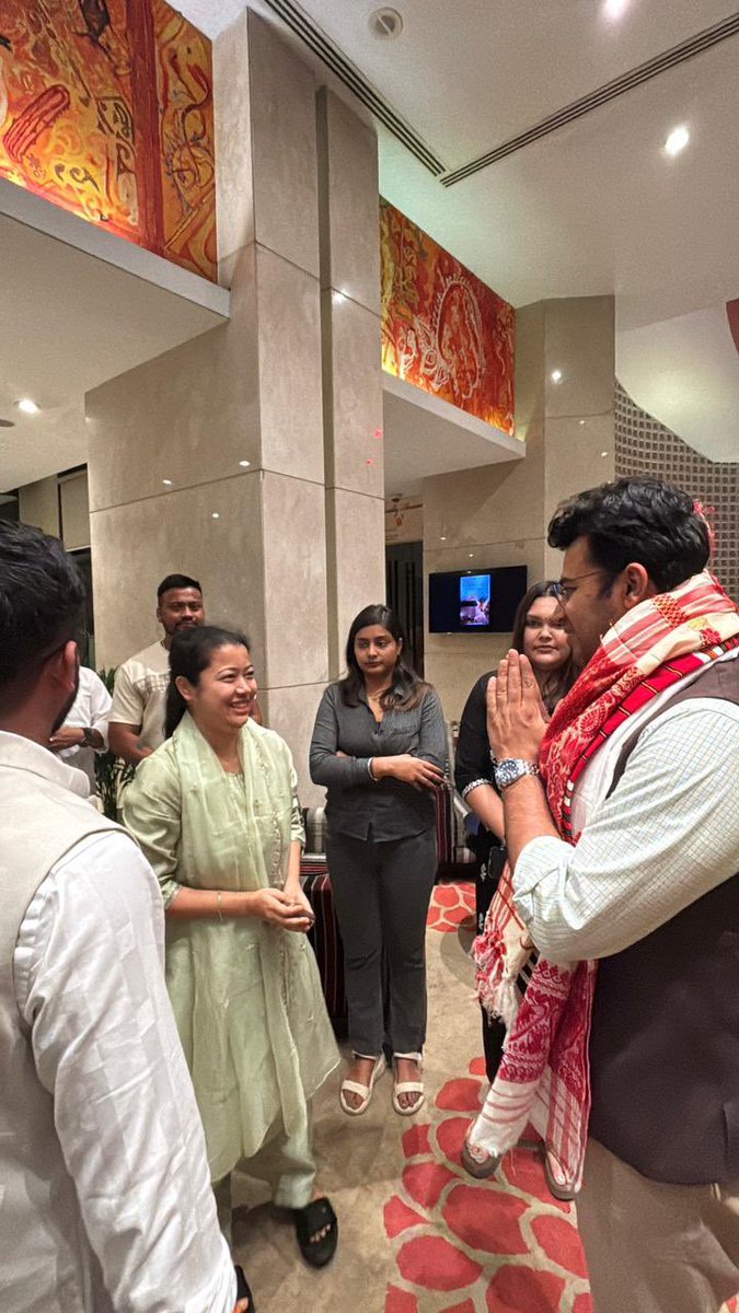 bora_debashree's tweet photo. @Tejasvi_Surya Ji National President of the Bharatiya Janata Yuva Morcha, who has arrived to attend tomorrow’s Yuva Shakti Samaroha at Khanapara Field. https://t.co/IeBy4ssgaP