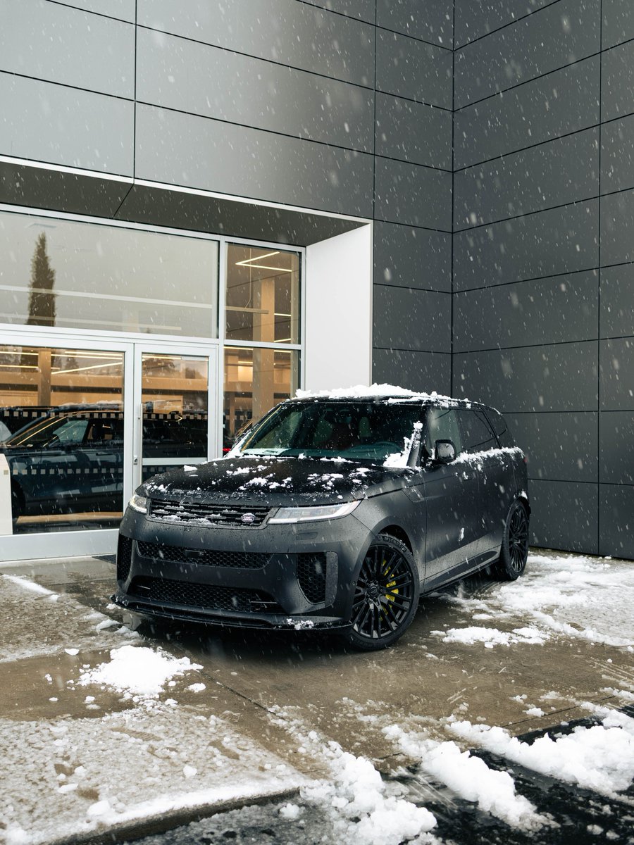 FieldsAuto's tweet image. The apex of luxury. 👑 This Range Rover SV (Stock L25834) at Land Rover Bellevue redefines what’s possible on four wheels. Bespoke craftsmanship meets legendary capability. See more: landroverbellevue.com

📸 Michael Nguyen

#RangeRover #LuxuryCars #SV #LandRover