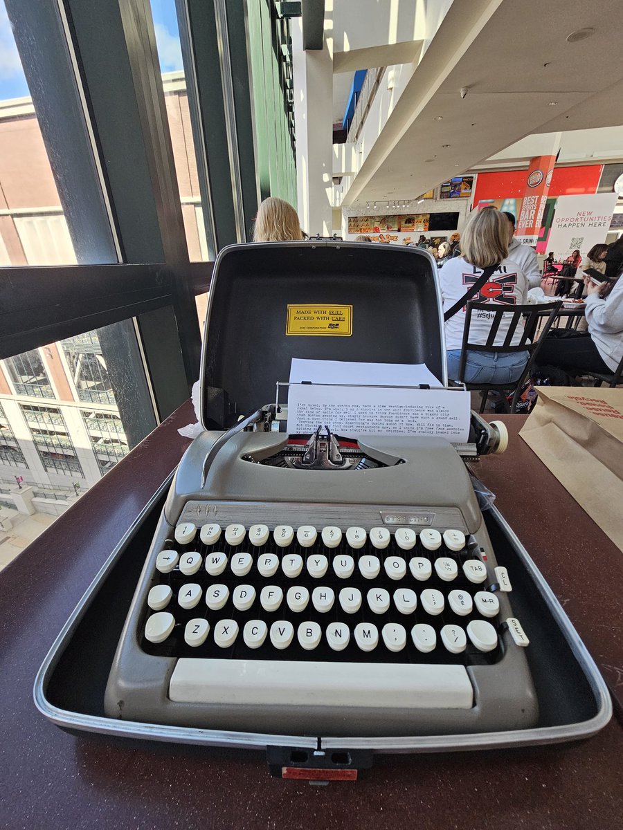 Vesper Nightfall 🦄 tweet media