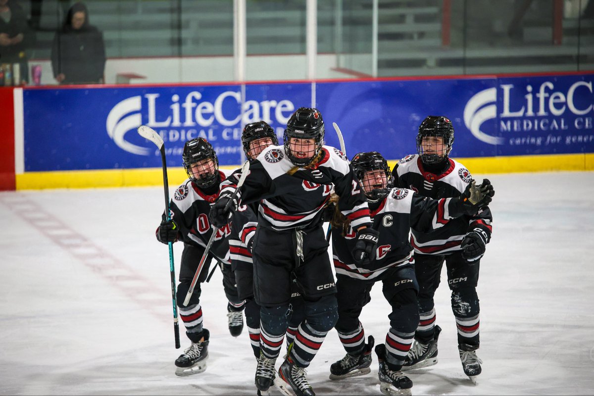 YouthHockeyHub's tweet photo. 12U A State 
Semifinal

FINAL
Osseo/Maple Grove > Edina (4-2)

Leafbirds: McCormick (2), Sawicky, Edlund (ENG)

Hornets: Johnson, Murphy

SOG: 48-23 Edina 

The Learbirds are headed to the Finals! https://t.co/uuwqW1bZFe