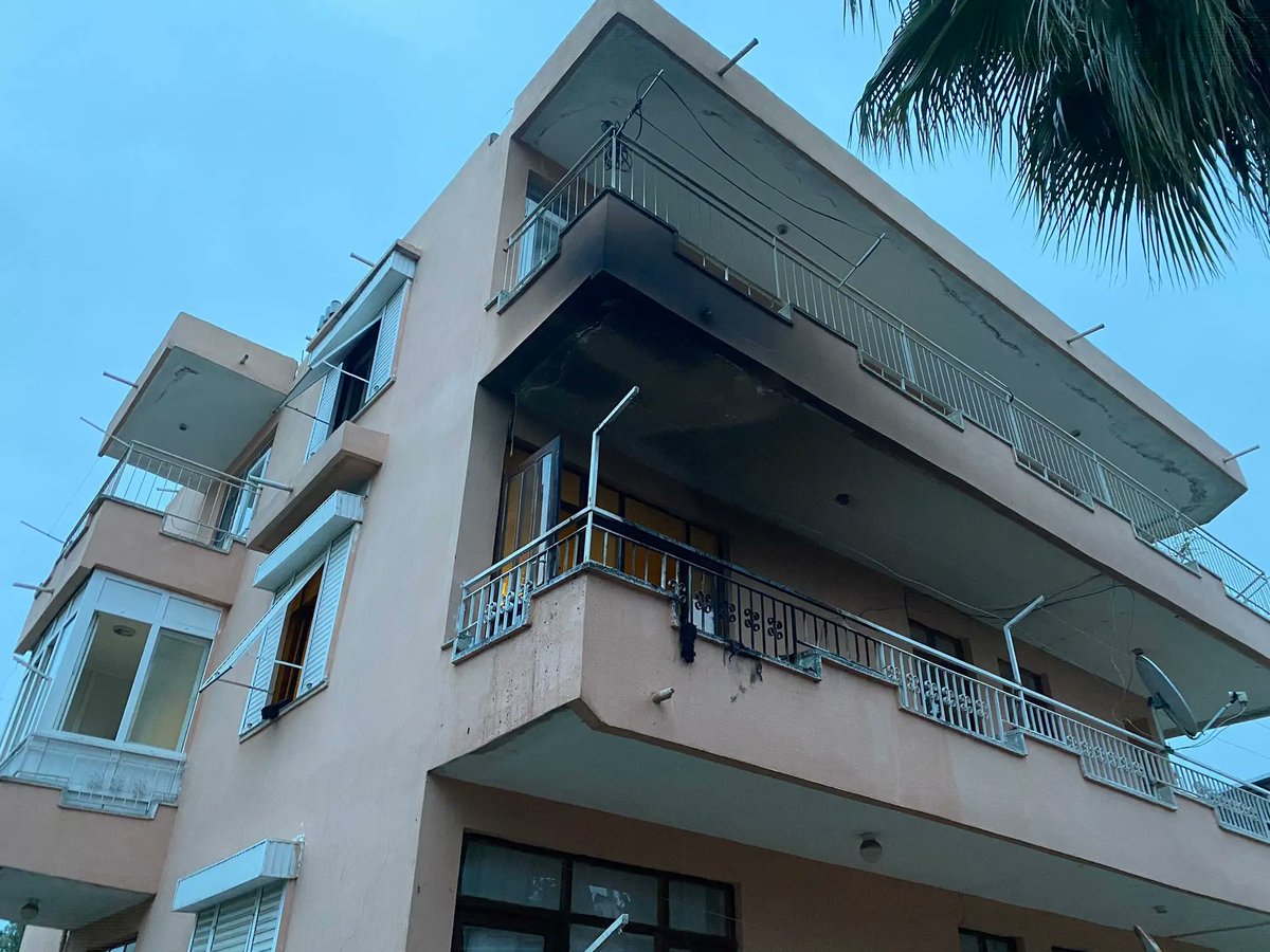 AlanyaPostasi's tweet image. Antalya'da apartman dairesi küle döndü alanyapostasi.com.tr/antalyada-apar… 
#antalya #serik #yangın