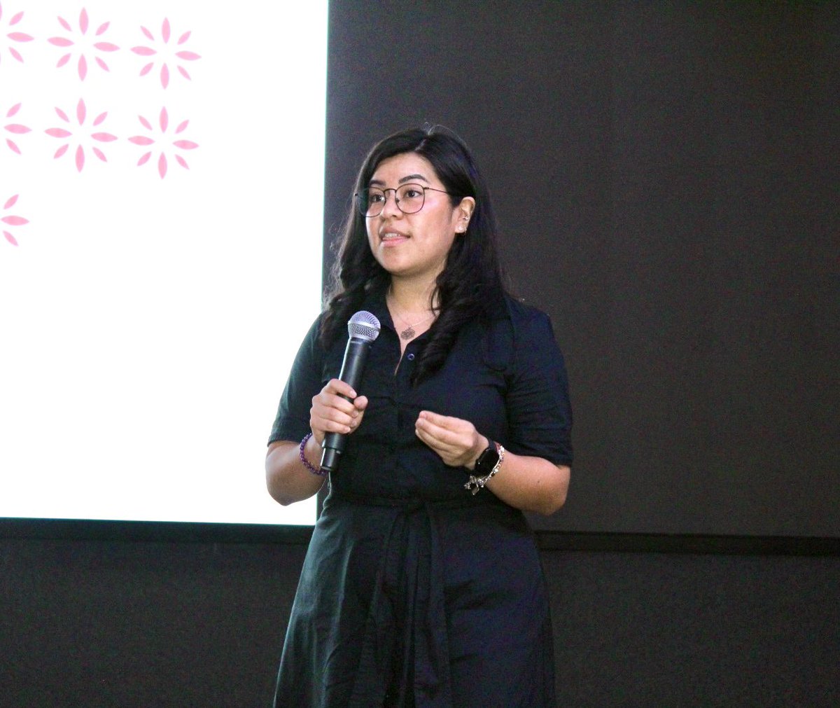 En el marco del #8M, la Mtra. Adriana Medina Vargas participó en el evento organizado por la Asociación Mexicana de Contadores Públicos con la ponencia “Meditación y claridad mental en entornos de alta exigencia”.
#SoySorora #Bienestar  #UnidasEnSororidad #JuntasPorLaIgualdad