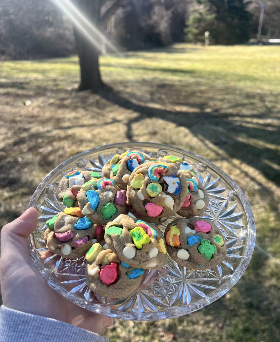 Elizabeth tweet media