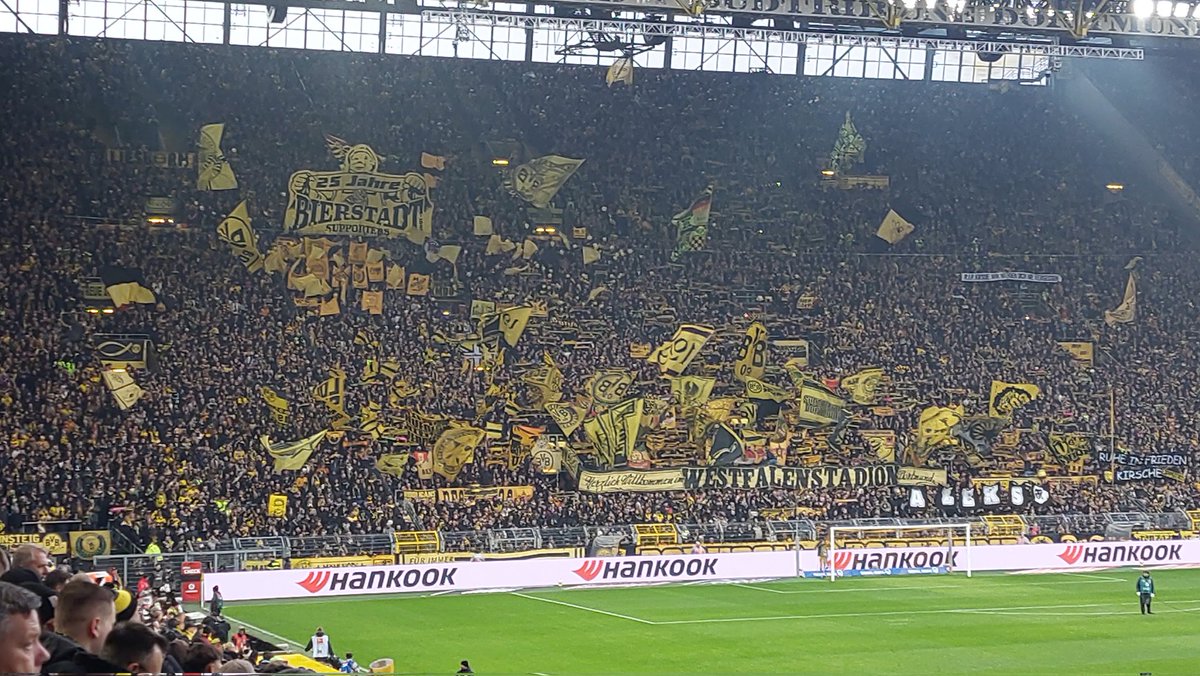 maas_torsten's tweet photo. Dortmund - Augsburg : 2 - 0.

#BVB #FCA #bvbfca #fussball #Bundesliga #Westfalenstadion #dortmund https://t.co/Fc9gLDPGZh