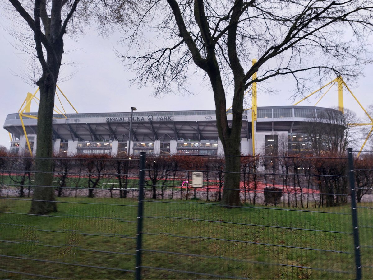 maas_torsten's tweet photo. Dortmund - Augsburg : 2 - 0.

#BVB #FCA #bvbfca #fussball #Bundesliga #Westfalenstadion #dortmund https://t.co/Fc9gLDPGZh