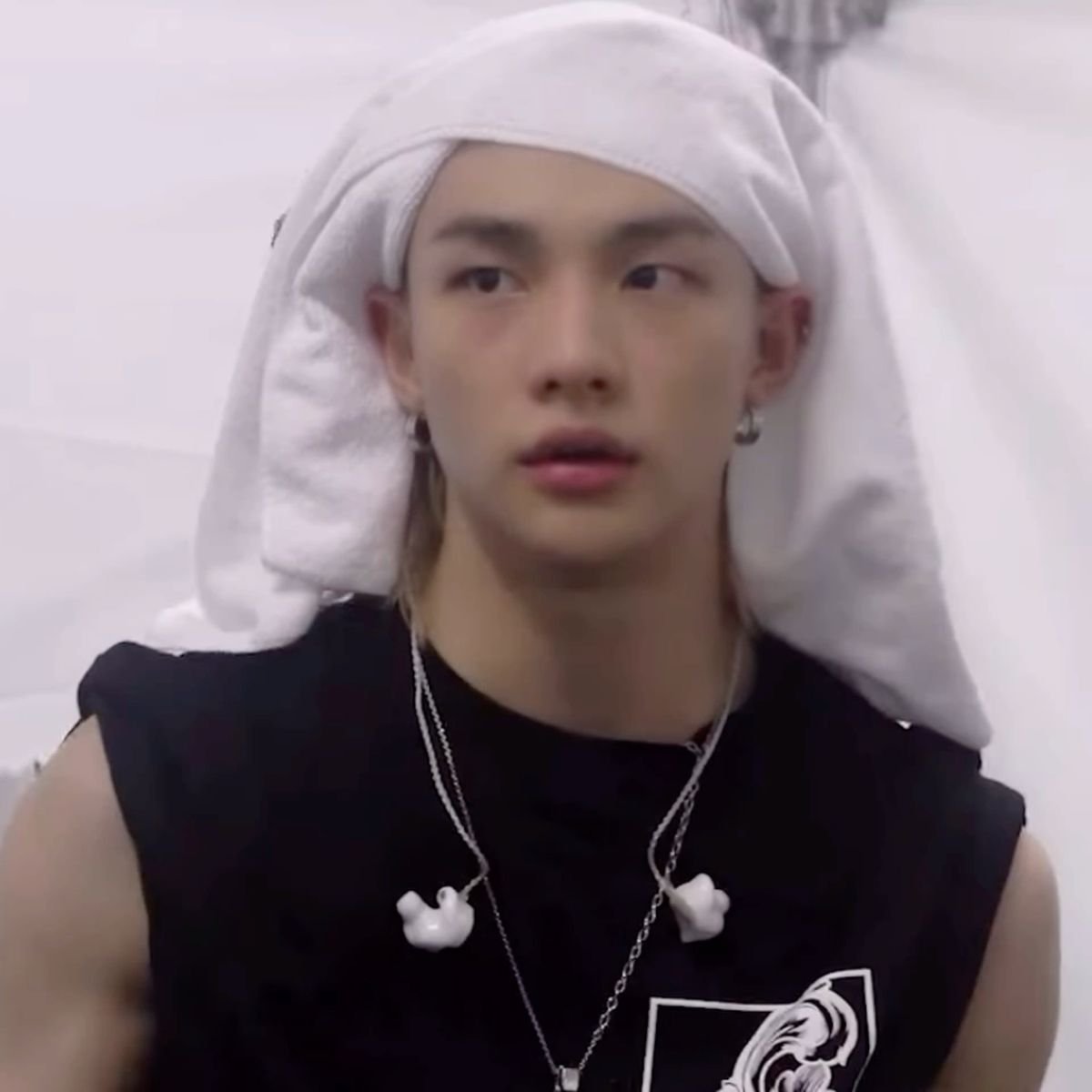 딸기 케이크 🌟Hyunjin Cartier Panther🌟 tweet media