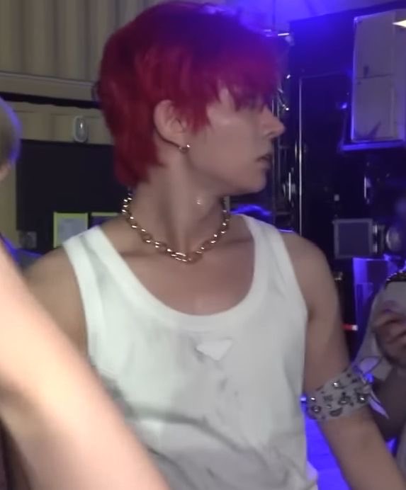 Drop tags if you want dada to appear in your room at 3 am tonight 👅