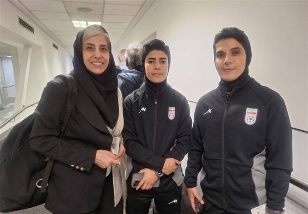 BREAKING 🚨 three Iranian soccer players have withdrawn their Assylum application in Australia and want to go back to Iran.

Just like their team mate said they would. Tony Burke put crazy ideas into their heads and pressured them to stay in Australia. 

Blame <a href="/DrewPavlou/">Drew Pavlou 🇦🇺🇺🇸🇺🇦🇹🇼</a> .