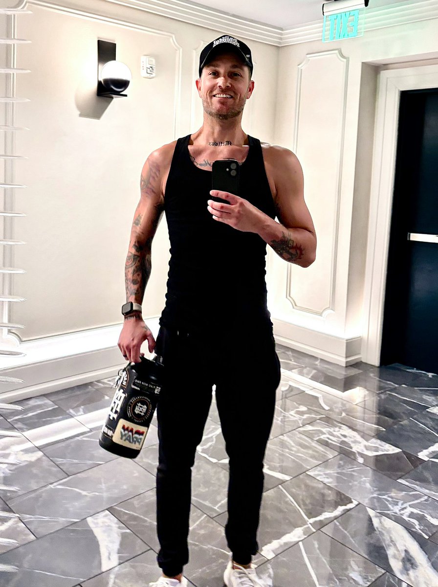 𝘾𝙃𝘼𝙕 𝙼𝙽𝚃𝙻𝙼𝚁𝙺𝚃𝚂 tweet media