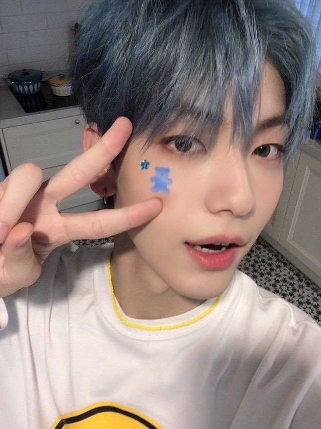 yoongisbora's tweet photo. Got called a LOSER for this old tweet but whatever here are your fav smurfs🫶 https://t.co/FL5PaCyhw8
