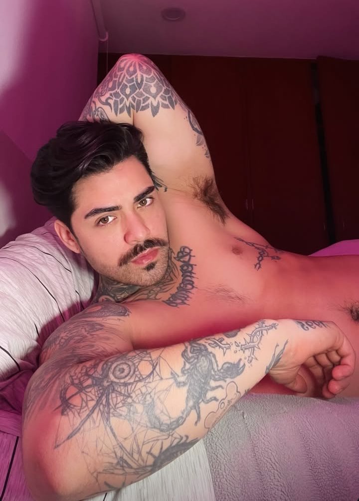 jotografías* (NSFW) tweet media