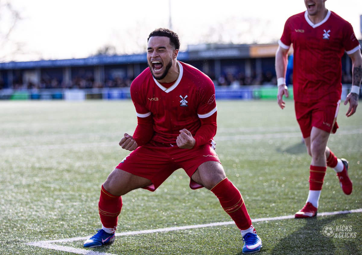 _KicksandClicks_ tweet media