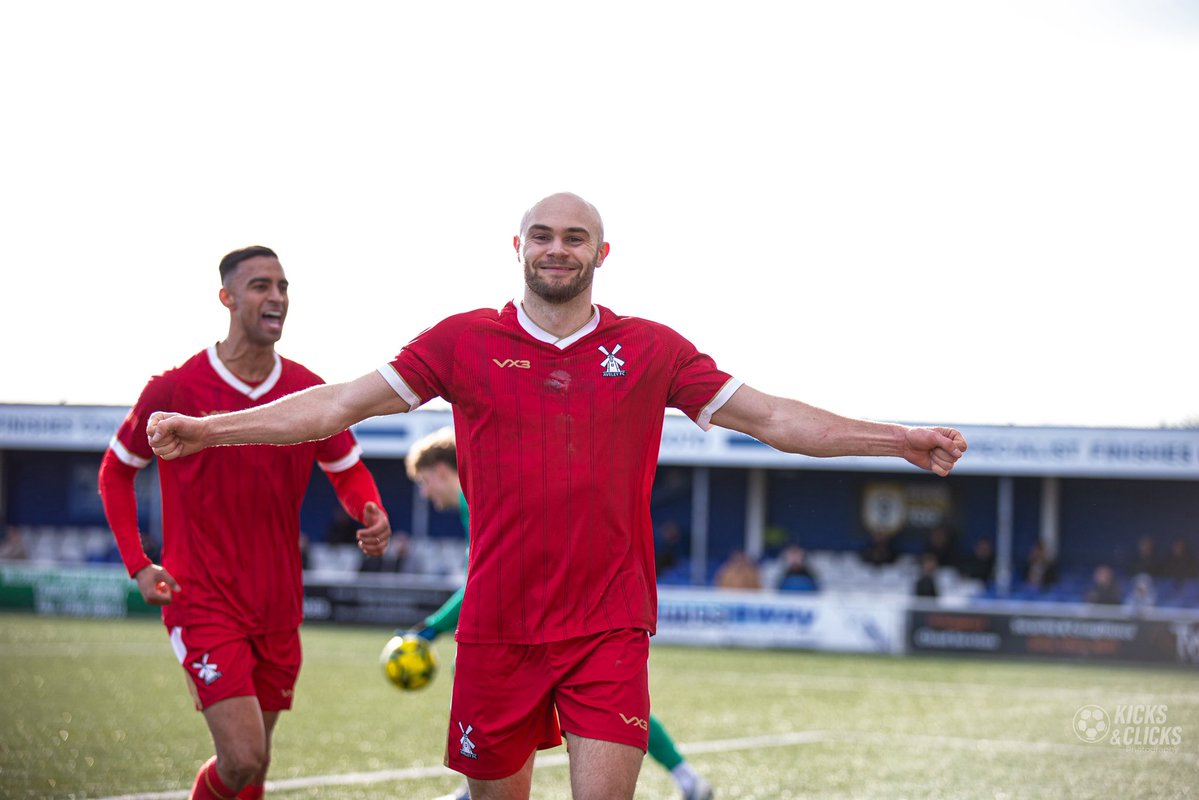 _KicksandClicks_ tweet media