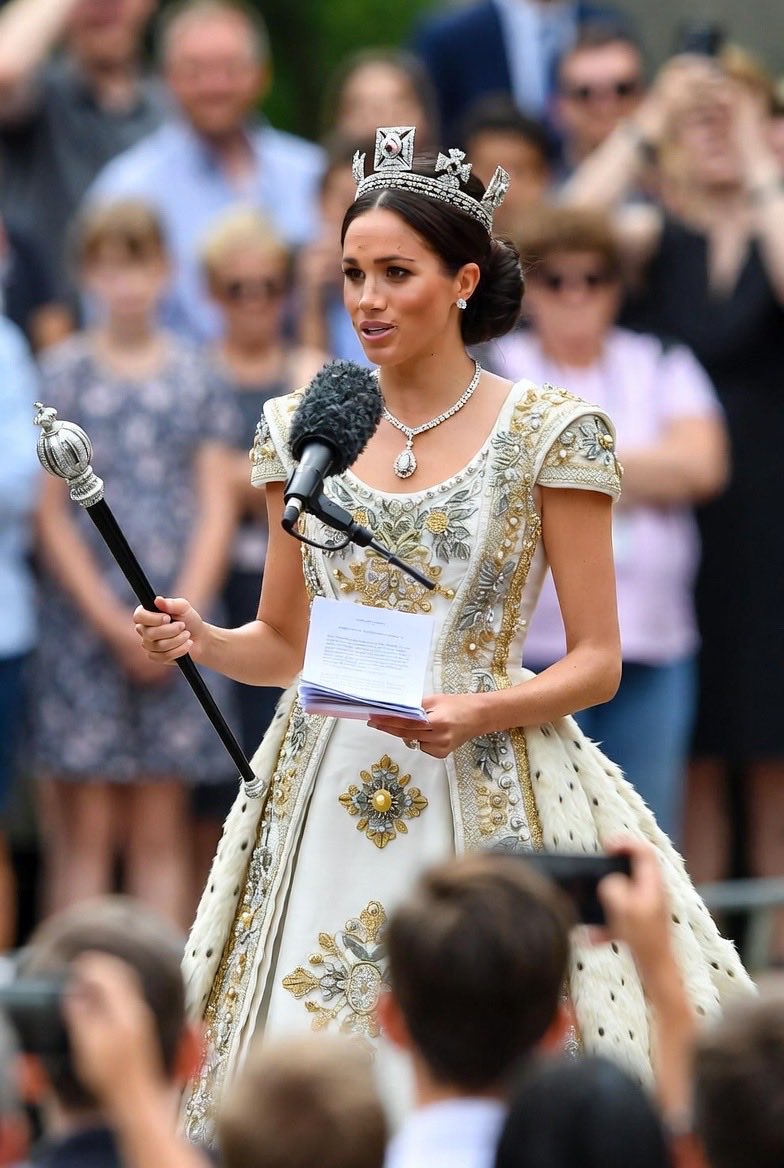 TheRoyalTea tweet media