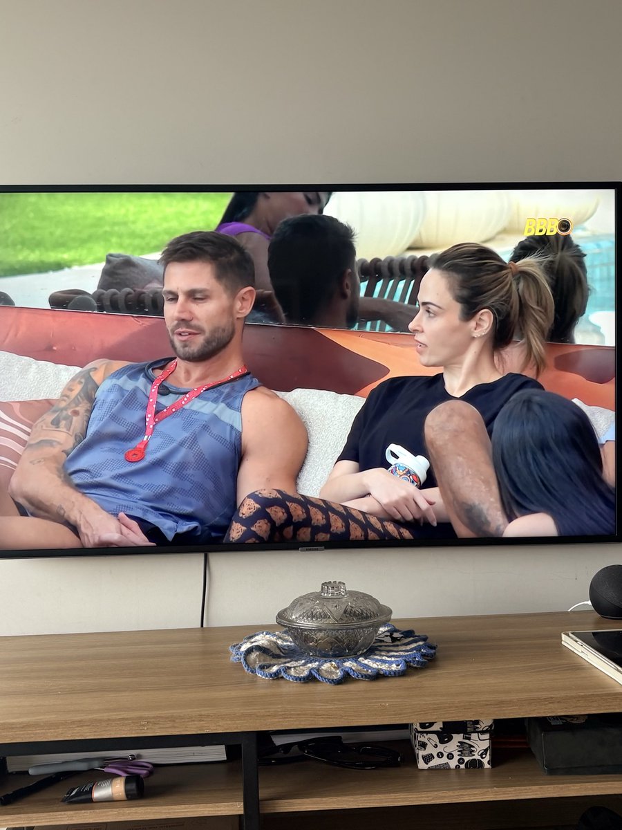 O que que tá acontecendo <a href="/anapaularenault/">Ana Paula Renault 🧙🏻‍♀️</a>