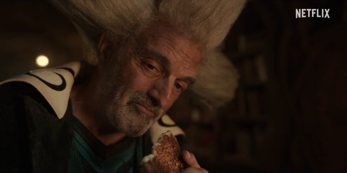 GeekZoneGZ's tweet photo. La magia de One Piece es elegir a un actor random, vestirlo con un disfraz ridículo y que inmediatamente ese actor dé una actuación digna de Oscar.

Qué maravilla lo que hace Mark Harelik como el Dr. Hiriluk. Se han dado premios por menos. https://t.co/tlRi4mCz3h