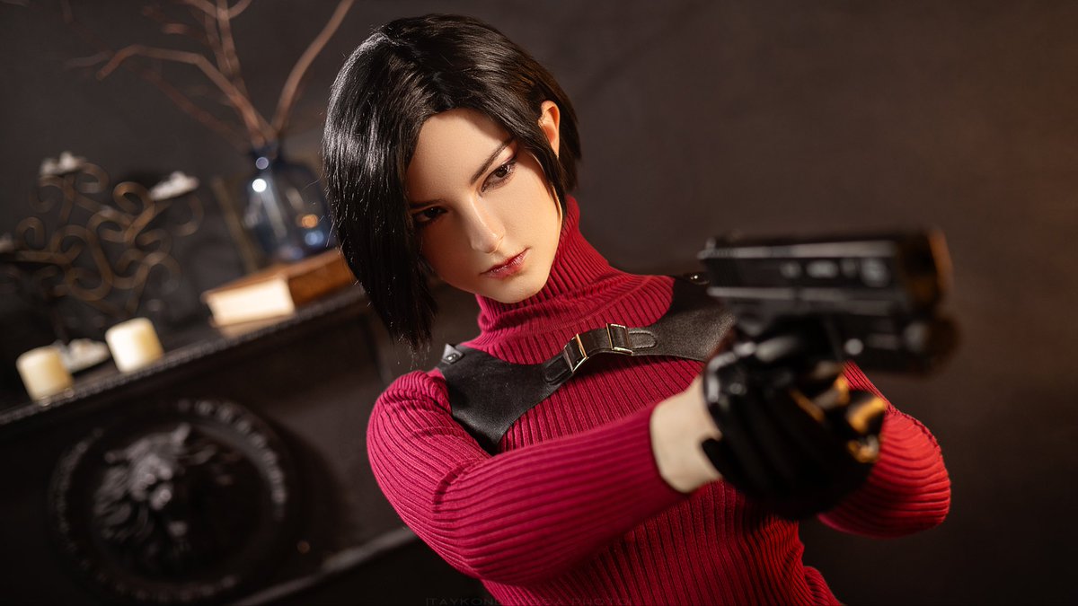 A_J_cosplay's tweet photo. A little collection of Ada with guns! Just be careful - she has perfect aim, so she might already be targeting your hearts❤️  
•
Ada Wong Cosplay
•
#AdaWong #ResidentEvil #RE4 #REBHFun #cosplay https://t.co/gayhiJTMGO