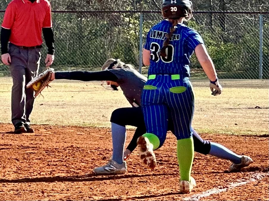 TownleyBlackmon's tweet photo. Spring tournament season is here! Let’s GO! #springsoftball #softball #1stbaseman #itsgonnabeagreatday #stalkthesoftball #defensewinschampionships https://t.co/n0PdtJm59E