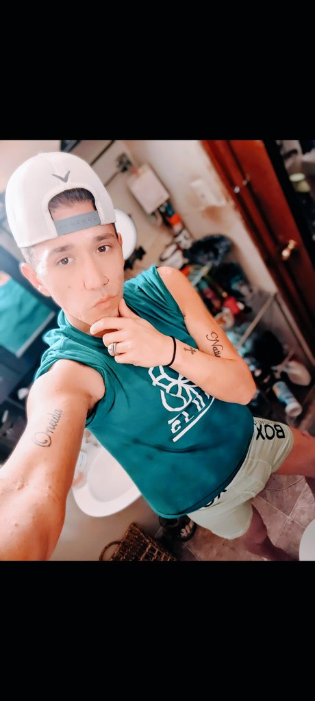 daydayoneida93's tweet photo. Anyone wanna fuck around tonight #caruthersville #Missouri #kinkyfun #gaysex https://t.co/I9gKjA4g7g