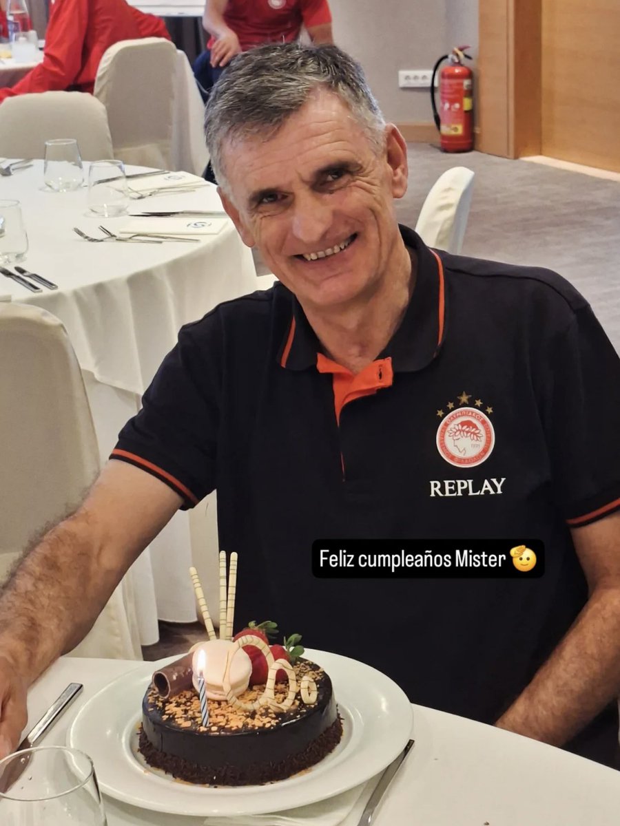 Red Duckling tweet media