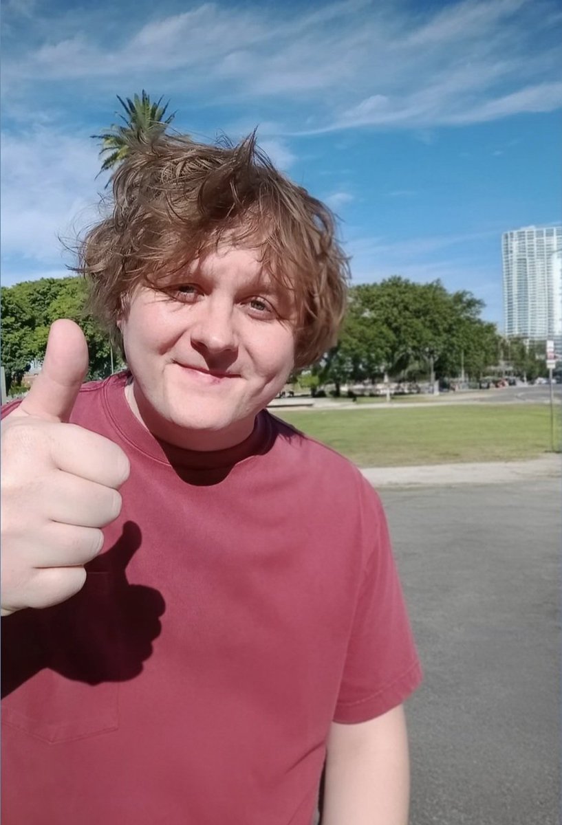 Bee 🐝 tweet media