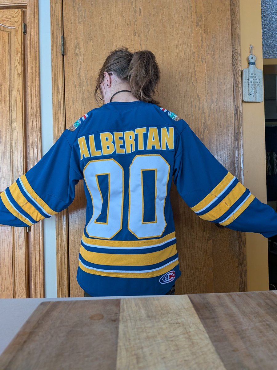 @HomeWithHolmes tweet media