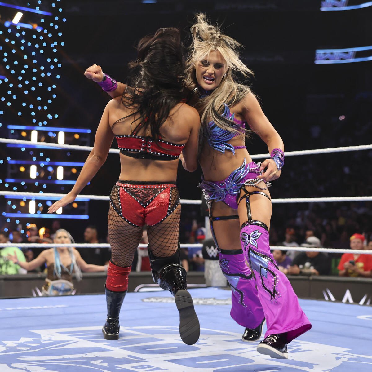 Back On My Time. 𖤝 NOT @tiffstrattonwwe tweet media