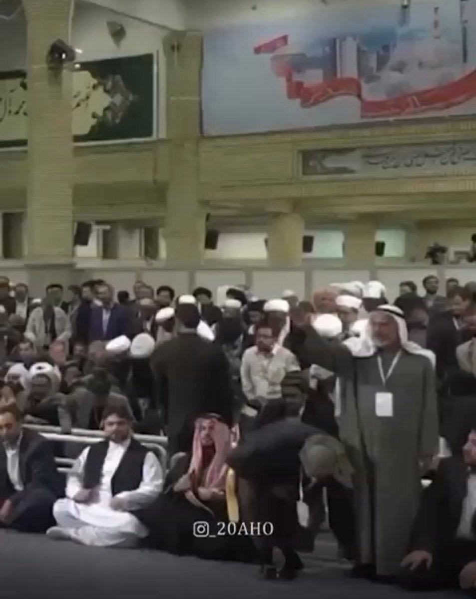 HBuyabes's tweet photo. ▪️اليوم والتاريخ:
-الجمعة (11) فبراير (2022) ميلادية.
زيارة لوجهاء الطائفة "الشيَّعية" في وطني إلى "طهران" تلتقون خلالها مرشد الثورة الإيرانية "علي خامنئي" يتصدرهم المواطن الحاج "فؤاد عاشور".

▪️اليوم والتاريخ:
-السبت (14) مارس (2026) ميلادية.
"مرتزقة الحروف" يُعيدون نشر ذات الفيديو من أجل حرق الكويت طائفياً وتمزيق لحمتِها الوطنية من الوريد إلى الوريد.

رسالتي المستحقة لكل رخيص وصفيق ووضيع:
▪️اتقوا الله في وطنكم👌🏻
▪️اتقوا الله في وطنكم👌🏻
▪️اتقوا الله في وطنكم👌🏻
الكويت اليوم تحتاج منكم وقفة مشرفة ومشرقة ذات إخلاص وطني مشهود لتثبيت أوتاد التلاحم والتعاضد وتماسك جبهتِها الداخلية لا التراقص بكُلَّ قُبَّح وسفالة ودناءة على أوتار الفتنة التي ستحرق الجميع ومن دون استثناء.
فقط..
اخجلوا على أنفسكم.
اخجلوا على أنفسكم.
اخجلوا على أنفسكم.
#المجد_هنا
#هنا_الكويت
#خليجنا_واحد
#كويتي_وافتخر
#الوحدة_الوطنية 
#إيران_منبع_الشر
#الكويت_عز_وفخر
#علي_خامنئي_مات
#الكويت_بلاد_العرب
#مشعل_الأحمد_الجابر
#شهداء_الكويت_البررة
#الجيش_الكويتي_الباسل