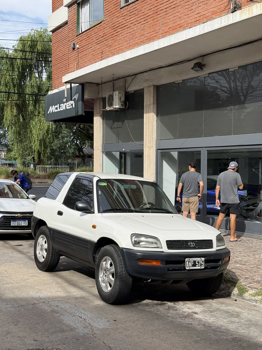 renapiermarini's tweet photo. Los pibes mirando los McLaren y yo obsesionado con esta Rav https://t.co/NabrOP5HLj