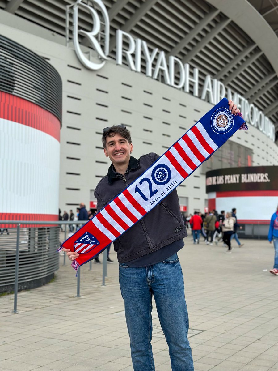 ManuCruz1's tweet photo. Echando la tarde con el @Atleti ⚽️ https://t.co/Dvsh2NV6nB