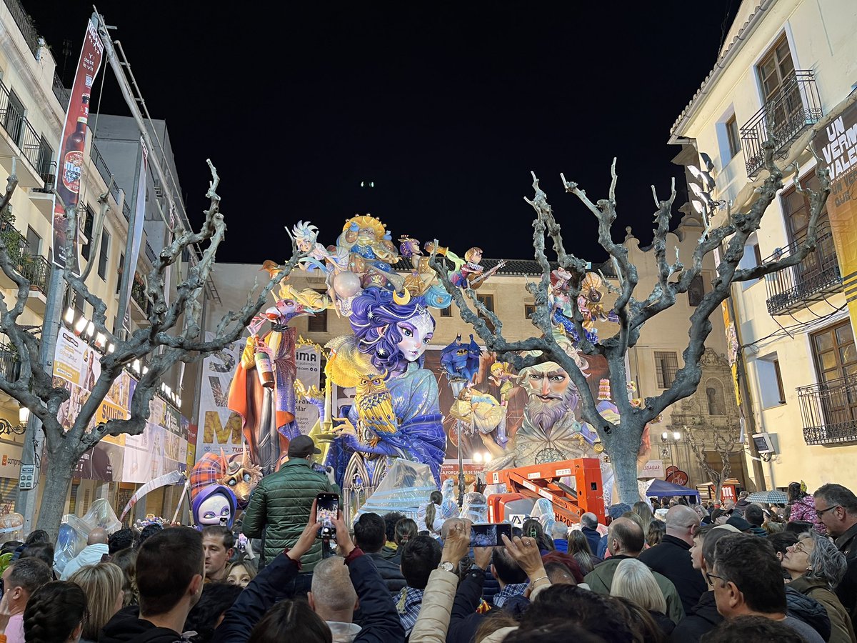 Falla del Pilar tweet media