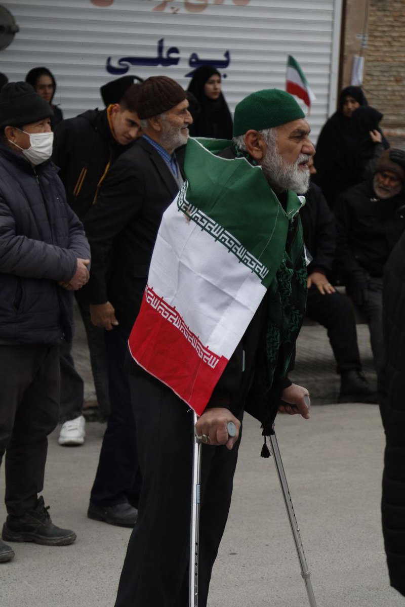 تاریخ بنویس؛ 
که دل های استوار،
همچون کوه، پشت انقلاب
 ایستاده اند....

#تا_پای_جان_برای_ایران
 #من_منتقم_هستم
 #بیعت_میکنم