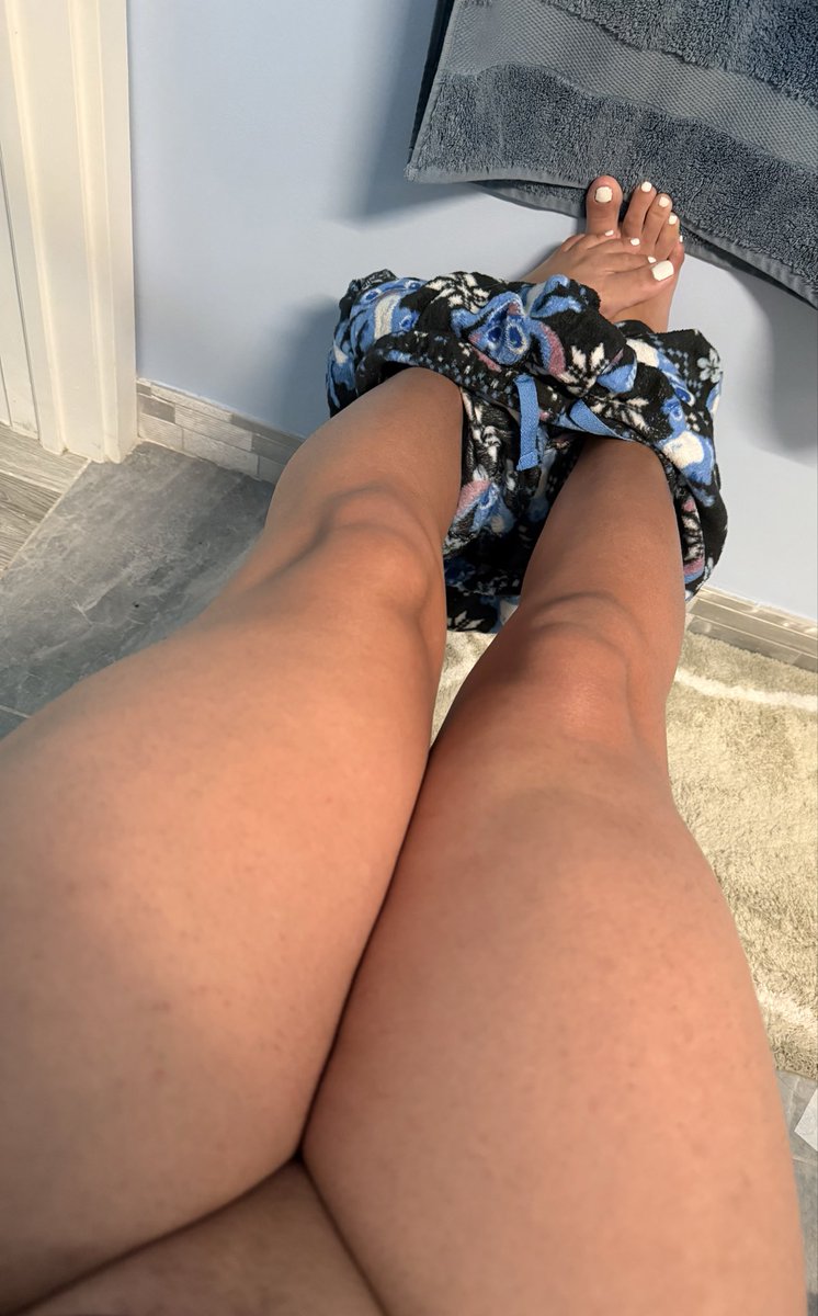 MsDeadlyDesire's tweet photo. Any feet lovers ?🥰💖

#footfetısh #feetworshi̇p #feetfetısh https://t.co/ko2AHSzdNs