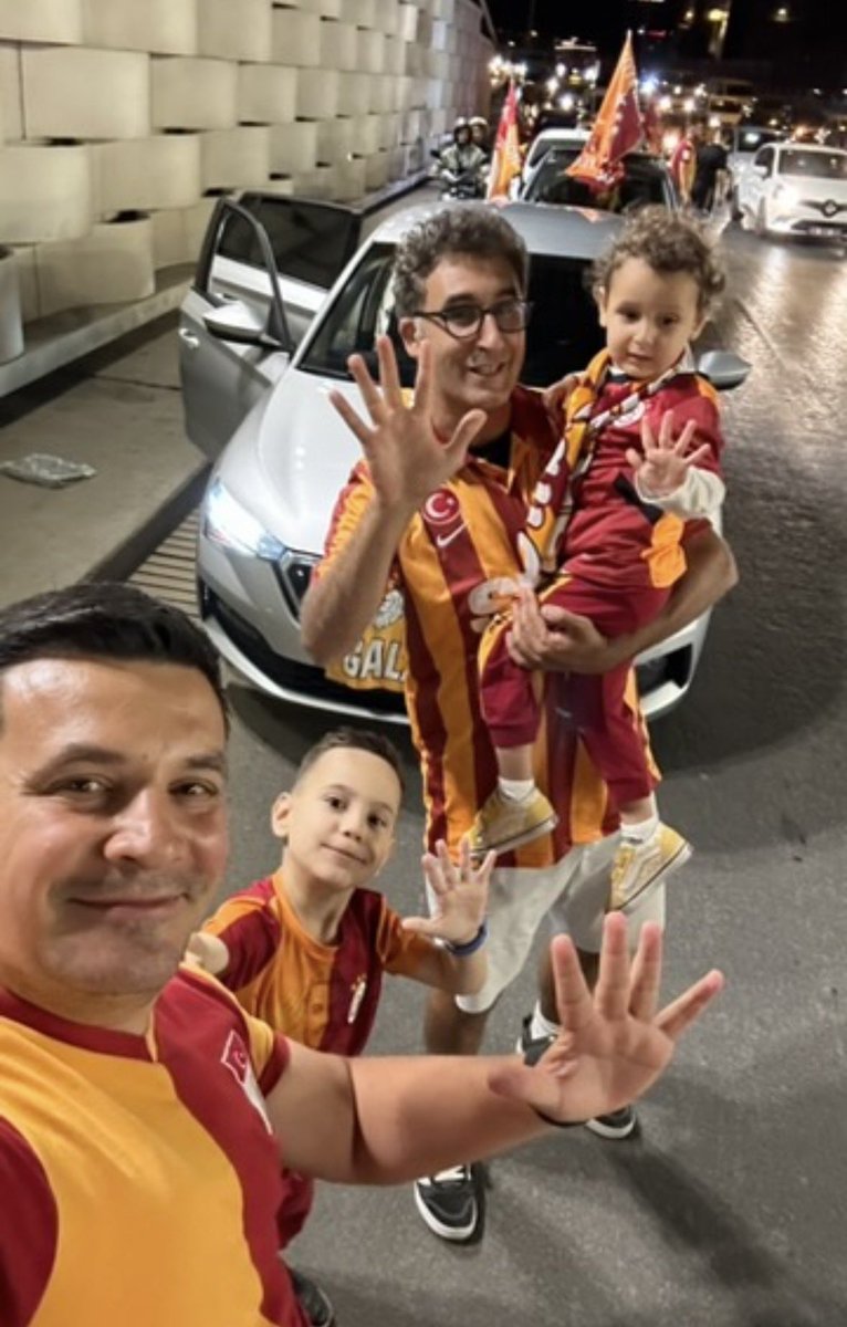 Gelenekselleşen şampiyonluk konvoyuna bu sene Nisan ayında gidebiliriz.