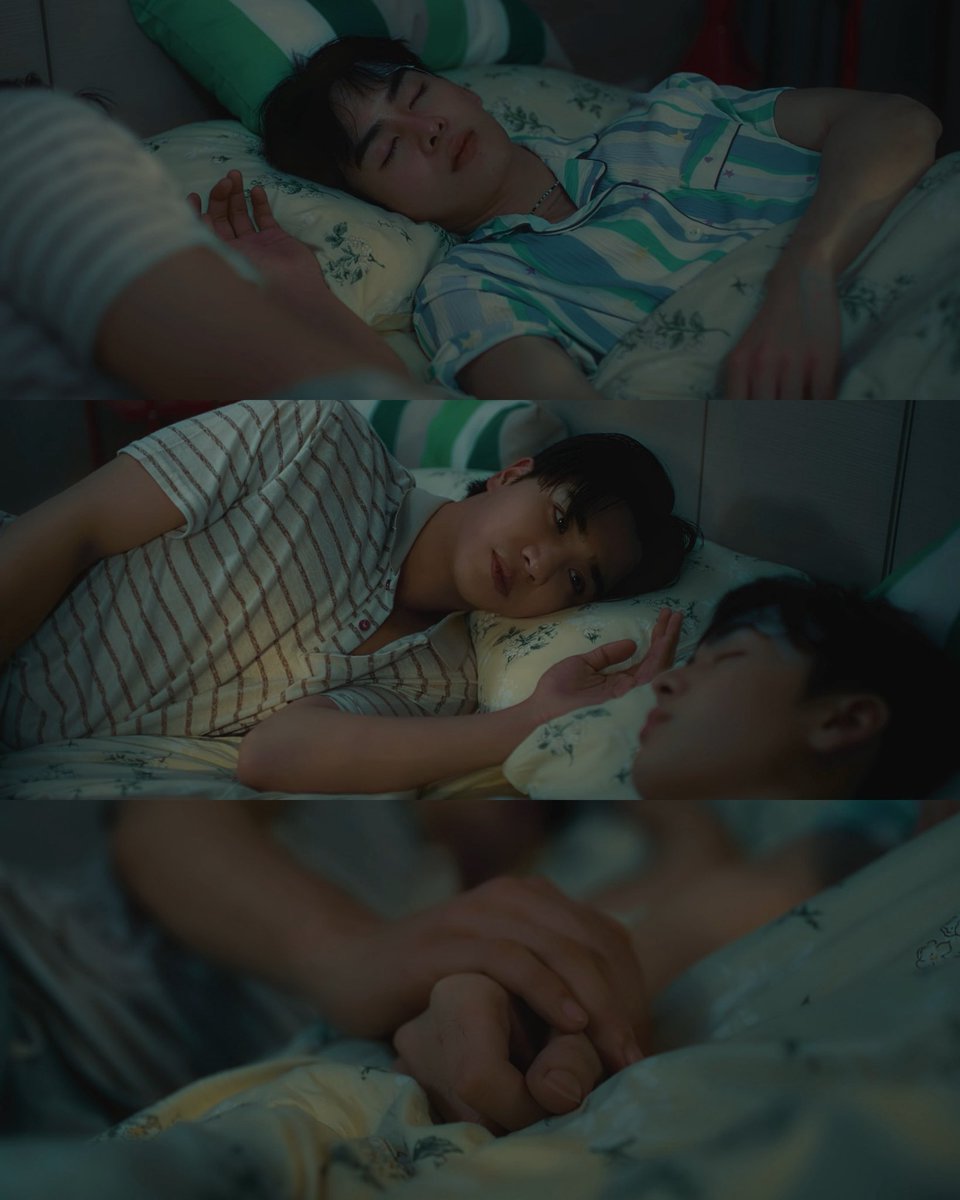 pobmek huysuz biriyken sadece solar ile kendi oluyordu simdi sevdigi adamın cocuk haliyle yalnız kaldı:(( o kadar caresiz ama bi o kadar da seviyor ki solari aglicam
#LoveYouTeacherSeriesEP1