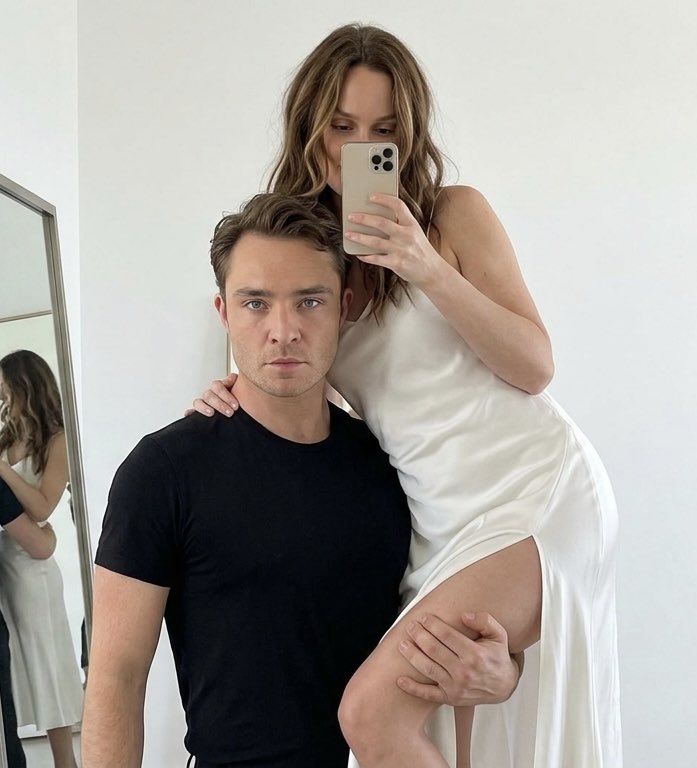 Cħʋcķ Ɓʌșs ; ( parody ) tweet media