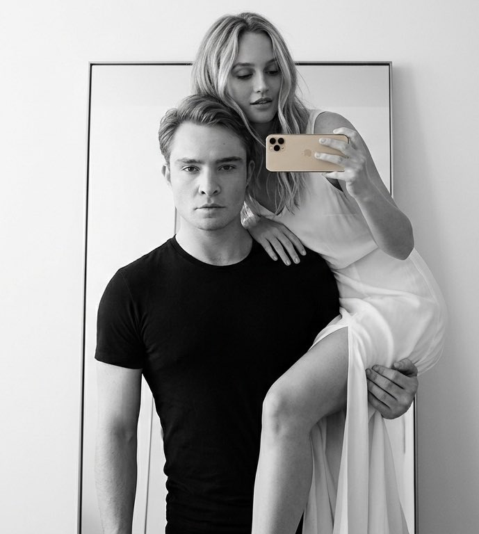 Cħʋcķ Ɓʌșs ; ( parody ) tweet media