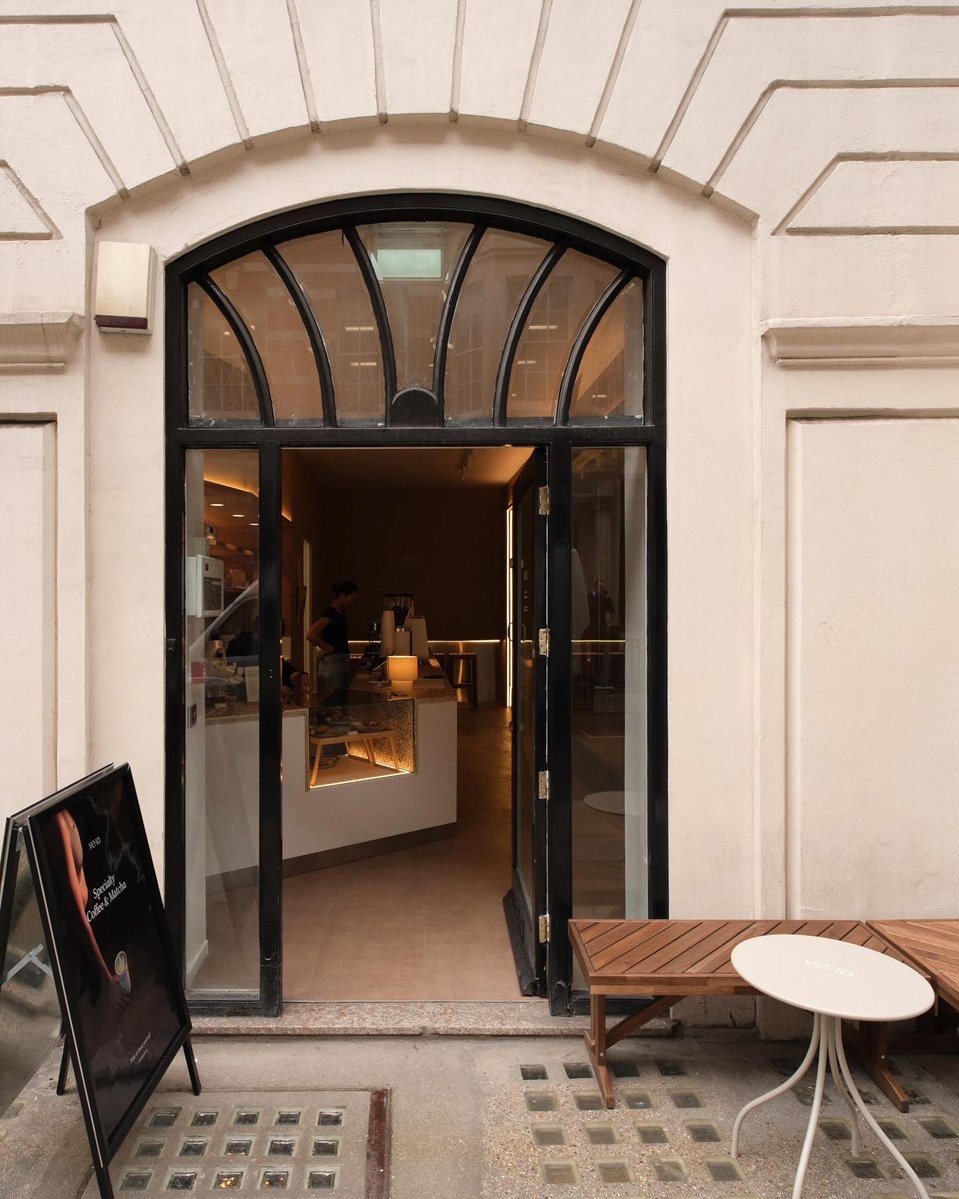 هُنا لندن tweet media