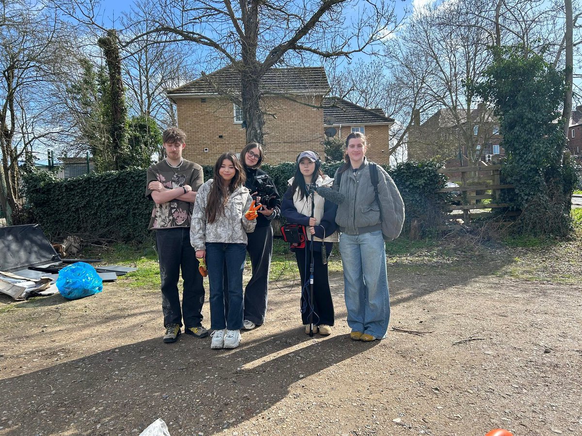 LAGER Can tweet media