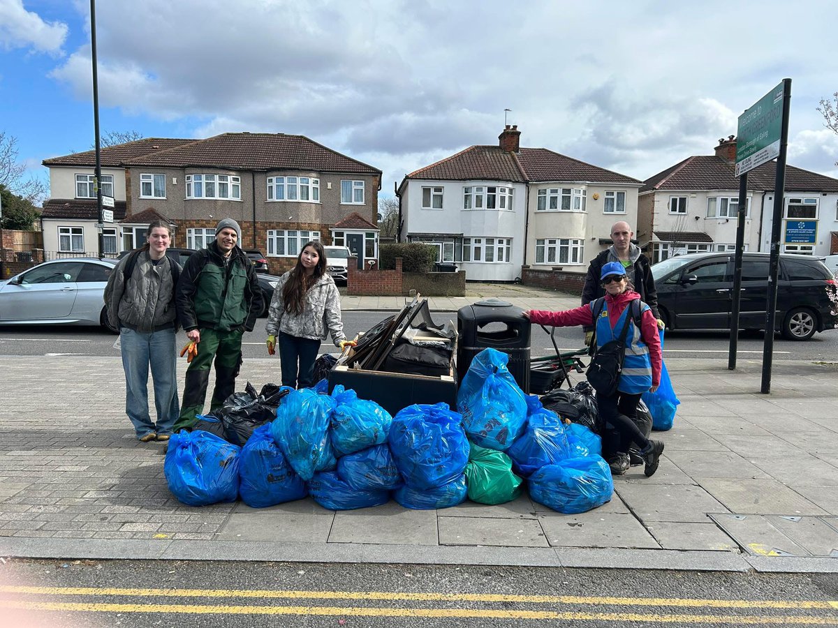 LAGER Can tweet media