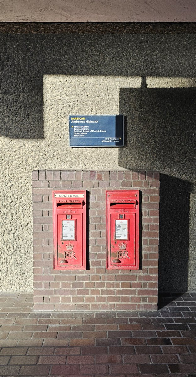 CharlotteGapper's tweet photo. A bit of Brutalism for #postboxsaturday https://t.co/zaa3qrPyya