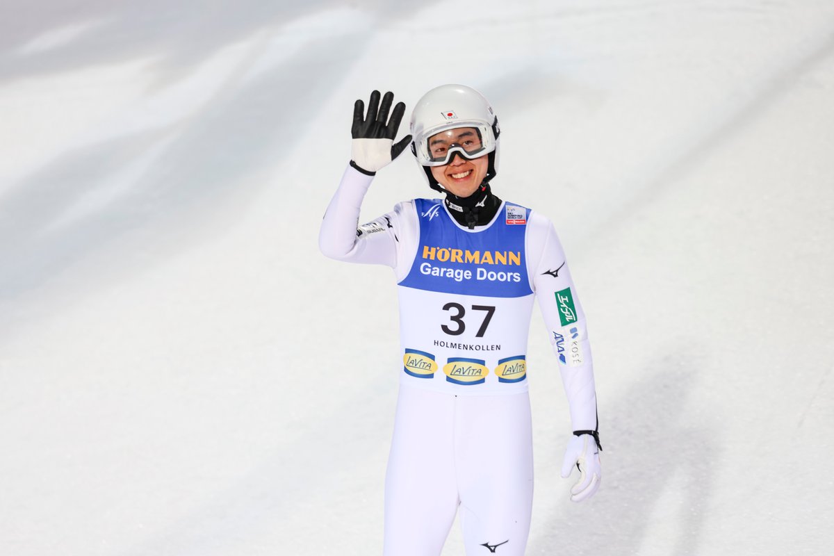 FISskijumping's tweet photo. Naoki Nakamura 🇯🇵 is smiling even straight after a jump 😄 We love this man! 

📸 FIS/Action Press/Julia Piatkowska

#fisskijumping #worldcuposlo https://t.co/CbLFm9aQM5