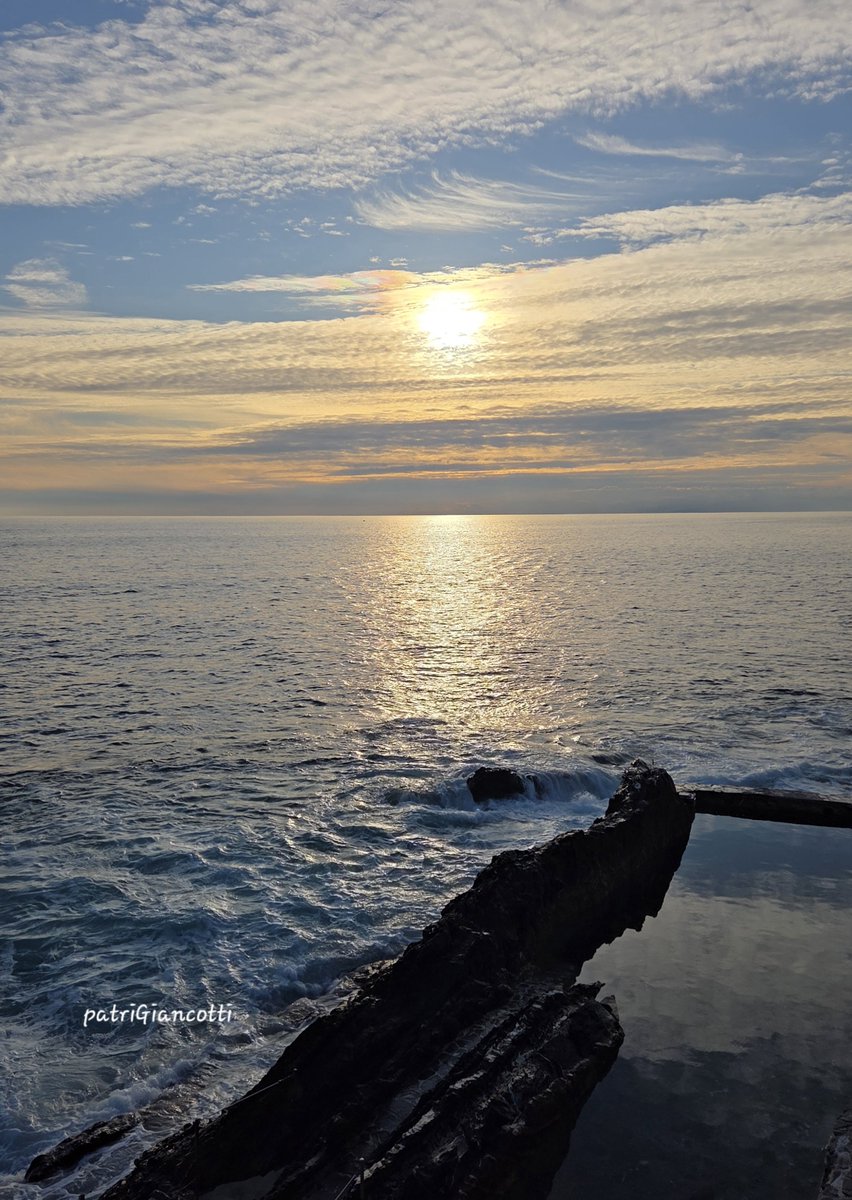 "Non conosco una via infallibile per il successo, ma una per l'insuccesso sicuro: voler accontentare tutti."

(Platone)