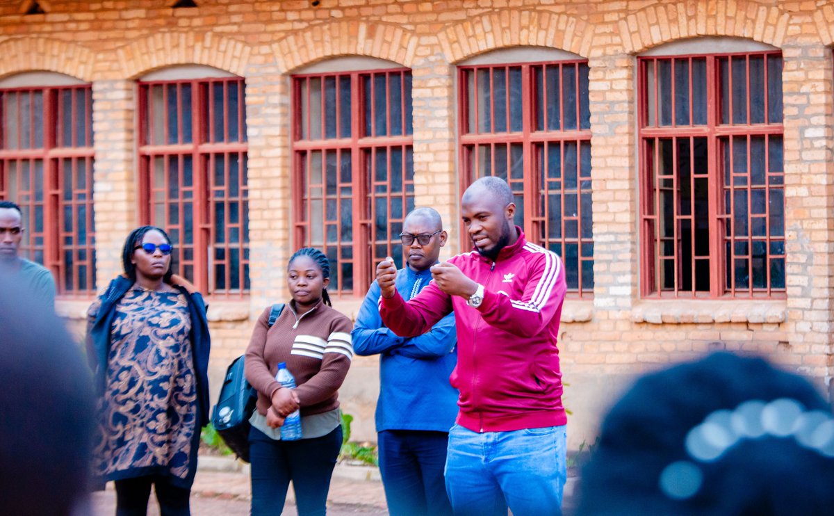 REBRwanda's tweet photo. Today at GS Kabgayi A , the Ag. Project Manager for QBE–REB, @AbdulAzizMugabo addressed participants during English Teacher Orientation Training on Literacy Instruction organized by REB in partnership with @Camb_Ed, @LIFT_Rwanda for effective literacy instruction in schools. https://t.co/1nCVGdzhCG