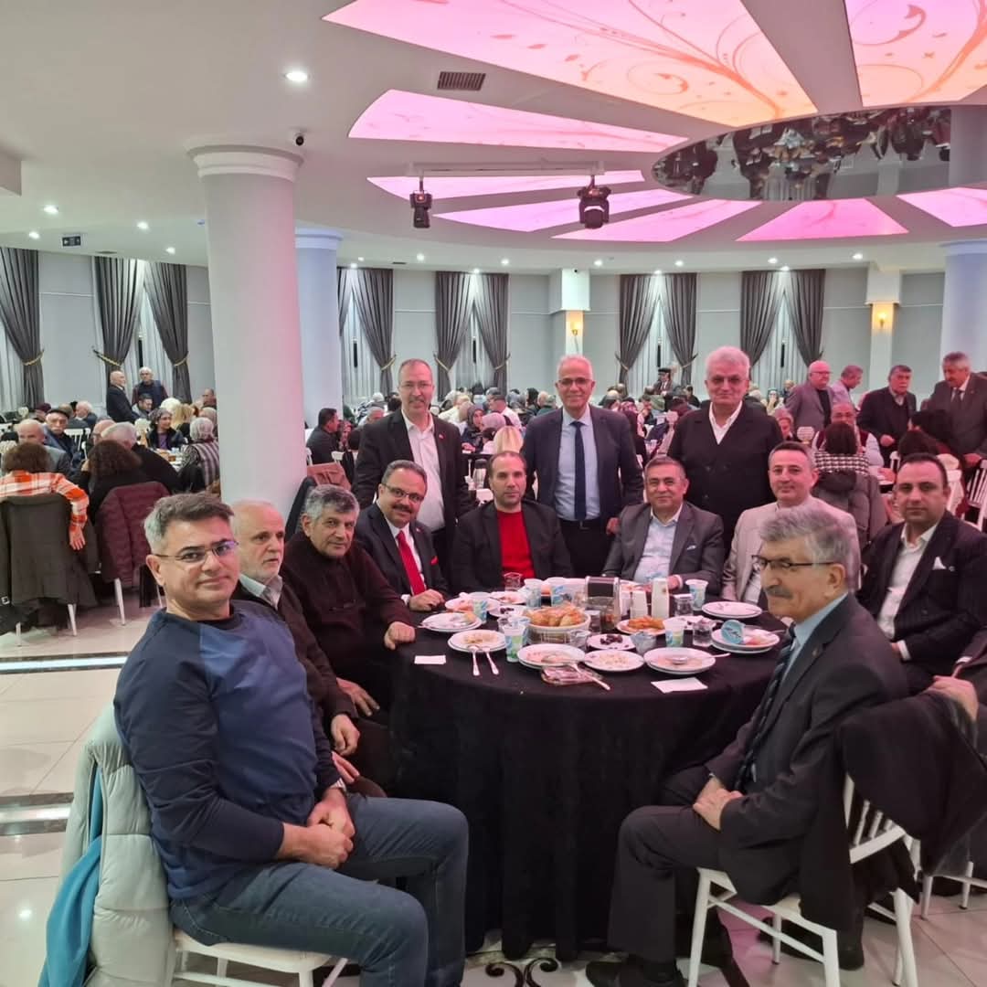 ercyskayserider's tweet photo. Bugünkü iftarımızda Erciyes Kayserililer Derneği olarak Kayserili Dernekler Federasyonunun misafiriydik, hep birlikte oruçlarımızı açtık. Misaifrperverliklerinden dolayı federasyon başkanımız sayın Ahmet Etöz beye ve yönetimine teşekkür ederim. Allah birliğimizi daim eylesin. https://t.co/lXpn0ewssf